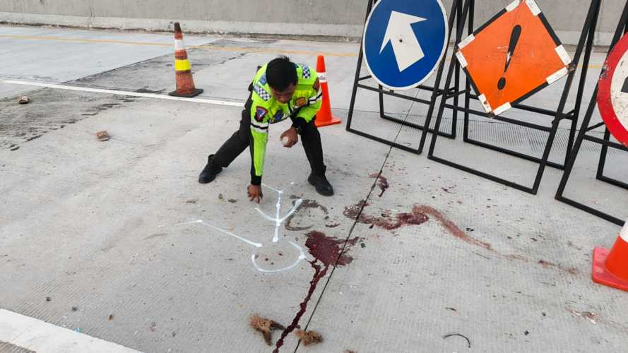 Gerak Cepat Satlantas Polres Batu Bara Evakuasi Kecelakaan Mopen di Tol Indrapura–Kisaran, Dua Penumpang Meninggal Dunia