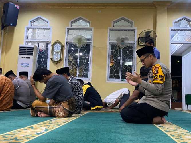 Kapolres Sholat Berjamaah di YAMP Pancasila, Ajak Masyarakat Sukseskan Pemilu 2024