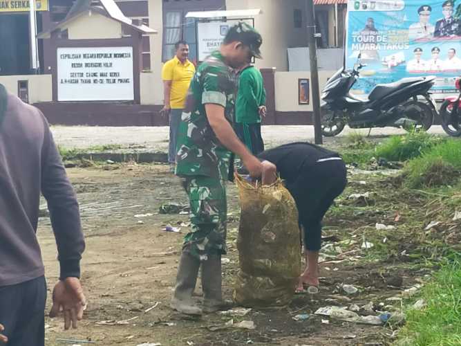 Sambut Kedatangan UAS,Babinsa Lakukan Persiapan