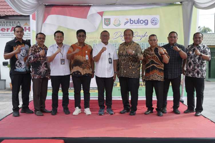 Kejari Asahan Bersama Pemkab Asahan, Bulog, dan Pelaku Usaha Gelar Pasar Murah Peringati Hari Bhakti Adhyaksa ke-80