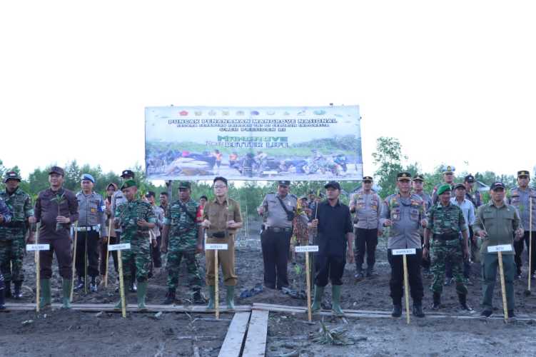 Kapolres Inhil Ikuti Kegiatan Puncak Penanaman Mangrove Nasional