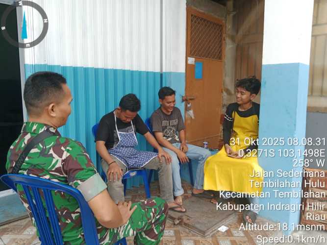 Babinsa Koramil 01/Tembilahan Bina Hubungan Kerja Harmonis di Dapur MBG