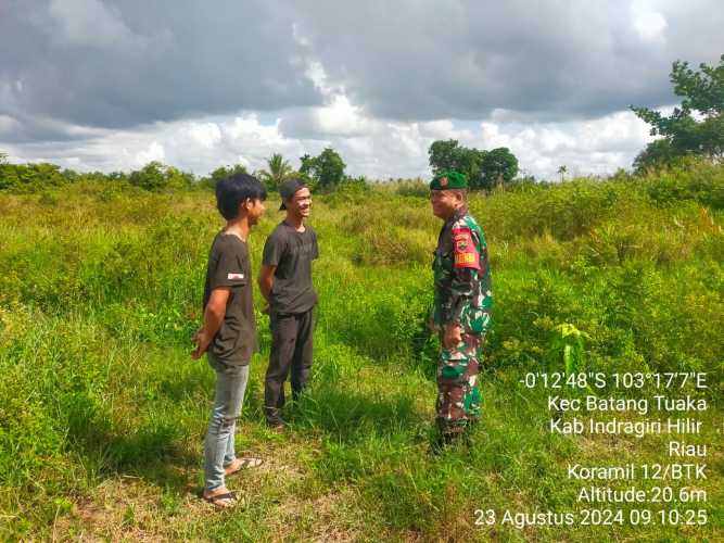 Sertu Syamsir Terus Menjadi Bagian dalam Penanganan Karhutlah di Wilayah Binternya