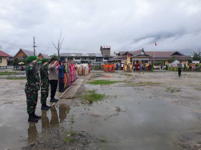 Serka Sugibiyono Ikut Serta Upacara Hari Pancasila di Tengah Guyuran Hujan