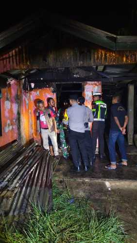 Si Jago Merah Mengamuk di Tembilahan Hilir,Dua Rumah Semi Permanen Ludes Terbakar