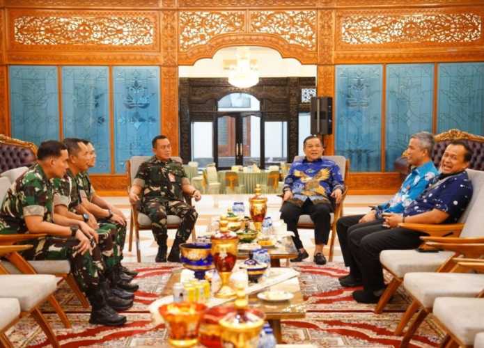 Lebaran Jadi Ajang Silaturrahmi, Danlanud dan Plt Gubernur Riau Perkuat Sinergi Strategis