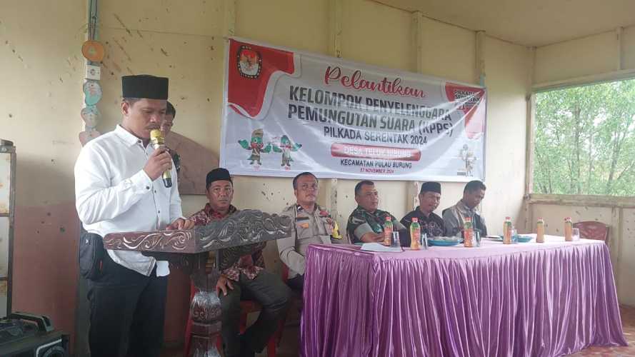 Babinsa Teluk Nibung Menghadiri Pelantikan Anggota KPPS