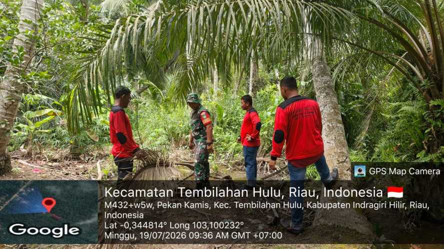Jaga Kondusivitas Desa, Babinsa Koramil 01/Tembilahan Gelar Patroli Penanganan Tapal Batas