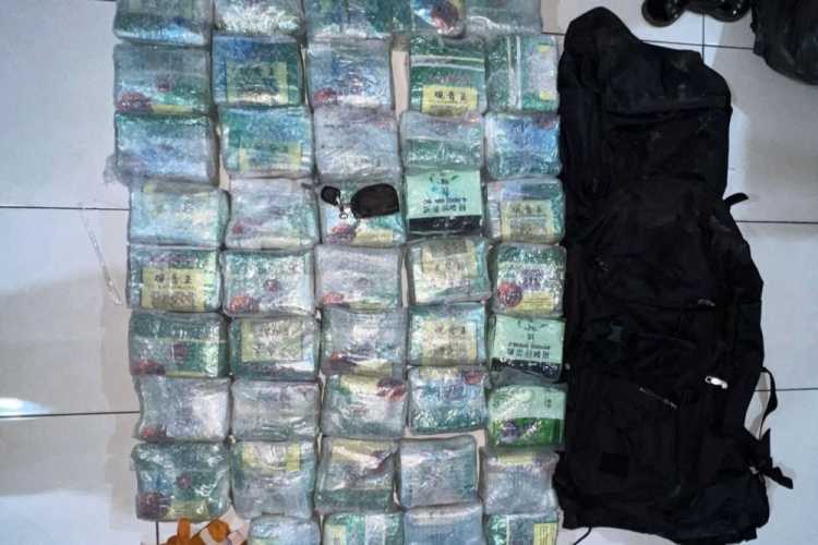 Dua Kurir 44 Kg Sabu Jaringan Internasional Ditangkap di Lampu Merah