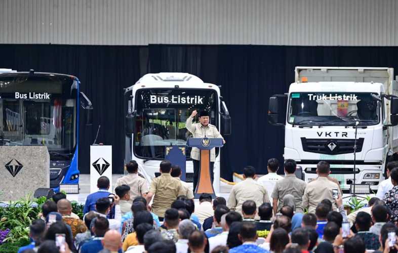 Presiden Prabowo Bangga Lompatan Industri Kendaraan Listrik Nasional, Targetkan Sedan Massal 2028