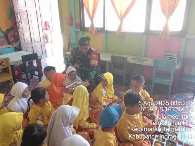 Babinsa Serma Nuryadi Pendampingan Melakssnakan pendampingan kegiatan Makan Sehat Bergizi