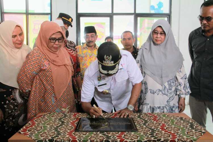 Guna Peningkatan Layanan Kesehatan, Bupati H.M Wardan  Resmikan Gedung Baru Puskesmas Kecamatan Kempas