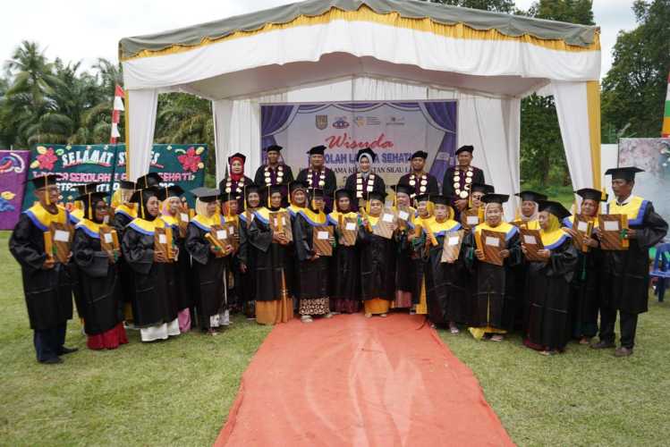 Komitmen Pemkab Asahan Dalam Meningkatkan Kesejahteraan Usia Senja, 25 Lansia Sehati Di Wisuda Oleh Wakil Bupati Asahan