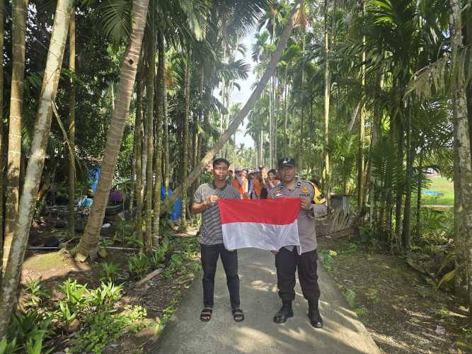 Babinkamtibmas Polsek Pelangiran Gencarkan EksPEDESI PRESISI MERAH PUTIH di Desa Tanjung Simpang