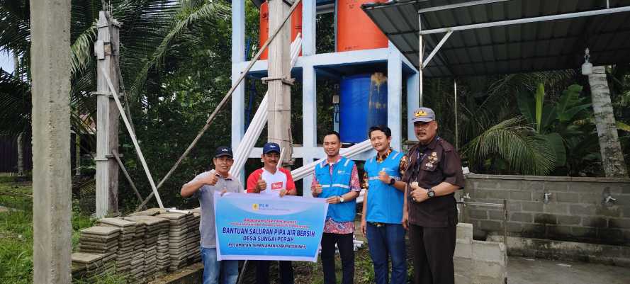 PT. PLN Nusantara Power Services PLTU Tembilahan Berikan Bantuan Saluran Pipa Air Bersih kepada Warga Cinta Kasih