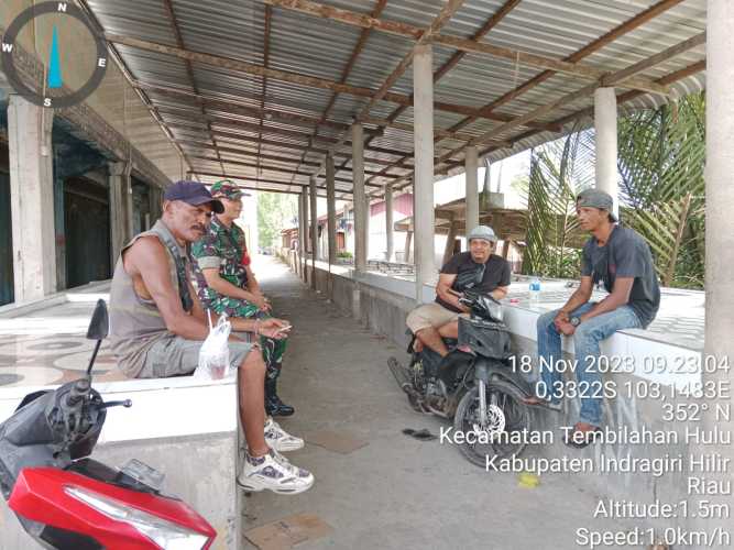 Serda Ronal Manalu Sambangi Buruh Bongkar Muat dan Pemuda