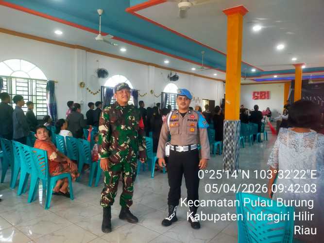 Babinsa Sri Danai Jaya Sigap Amankan Ibadah Paskah, Wujud Nyata Sinergi TNI-Polri dan Masyarakat