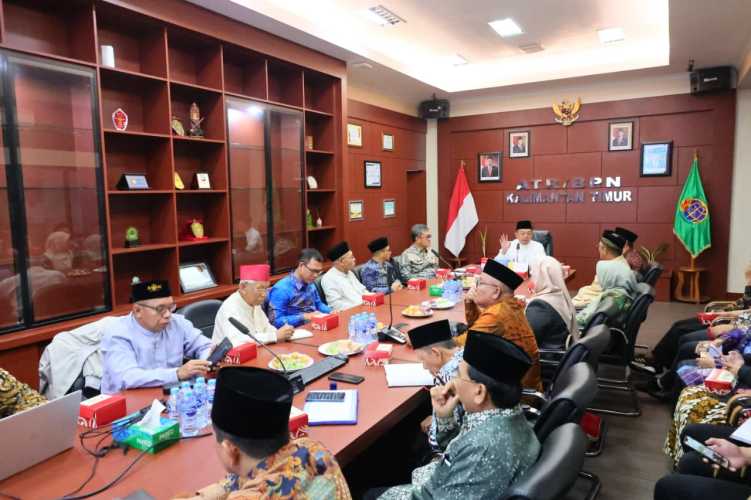Dari Hati ke Hati, Menteri Nusron Bahas Sertipikasi Tanah Wakaf dan Rumah Ibadah di Kaltim