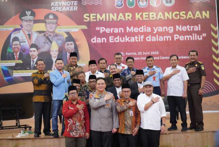 Ini Pesan Irjen Iqbal sebagai keynote speaker dalam Seminar Bersama Media dan komponen Masyarakat Riau