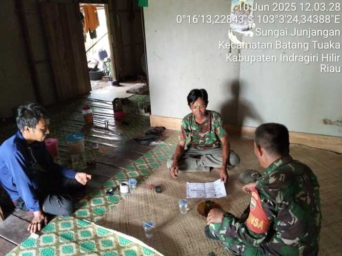 Babinsa Koramil 12/Batang Tuaka Gelar Analisis Usaha Tani untuk Pekebun Sawit dan Kelapa