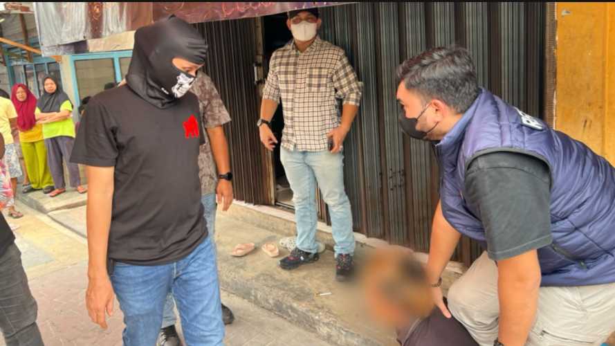 Enam Pria Terjaring Operasi Gabungan di Kampung Narkoba