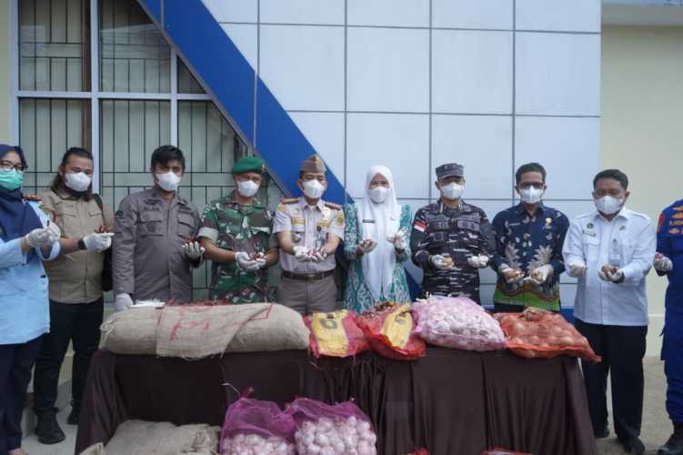 Galeri Wabup Inhil Hadiri Pemusnahan Komoditas Pangan Ilegal