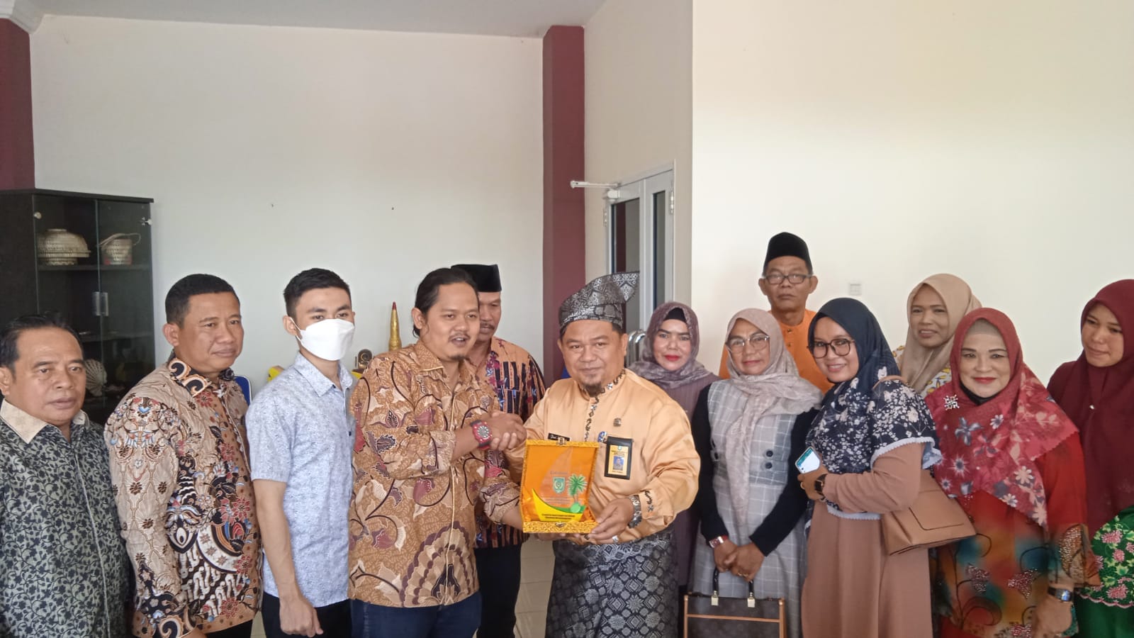 Galeri Pertemuan DiSKOPUKM Inhil dengan DPRD Tanjab Jambi