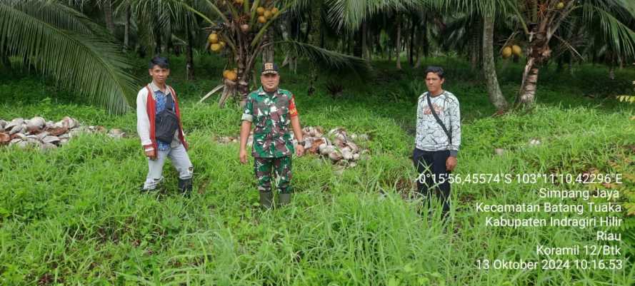 Serda Siswanto Lakukan Patroli dan Sosialisasi Karlahut di Desa Simpang Jaya