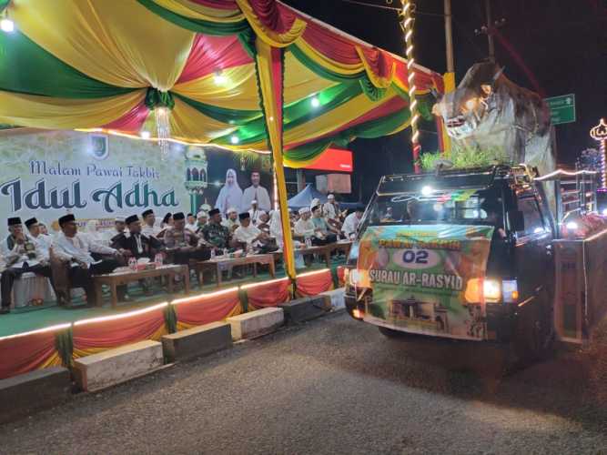 Mewakili Dandim Inhil, Pasiter Sambut Malam Pawai Takbir Idul Adha 1446 H