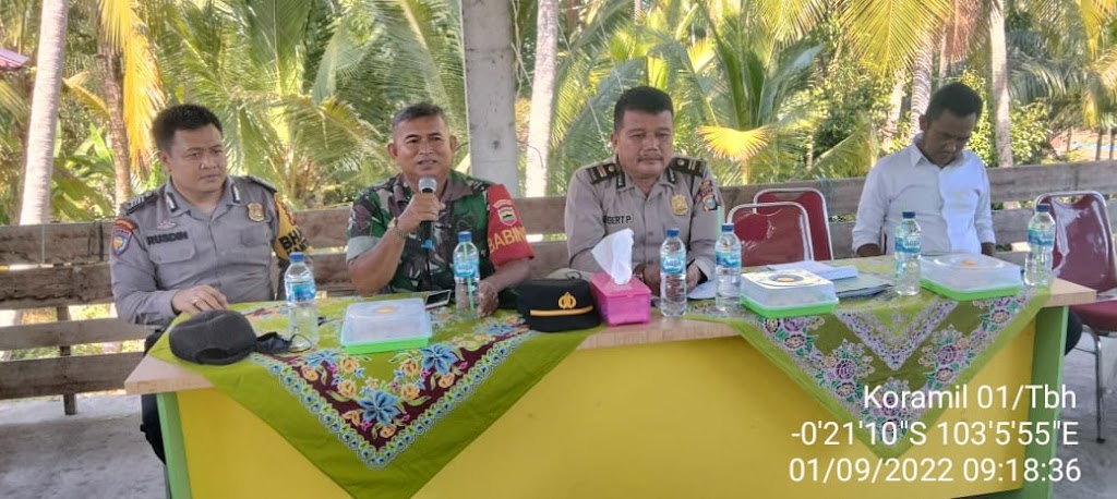 Serma Darmansyah Babinsa Koramil 01/Tembilahan Rapat Dengar Pendapat dengan Pihak Desa