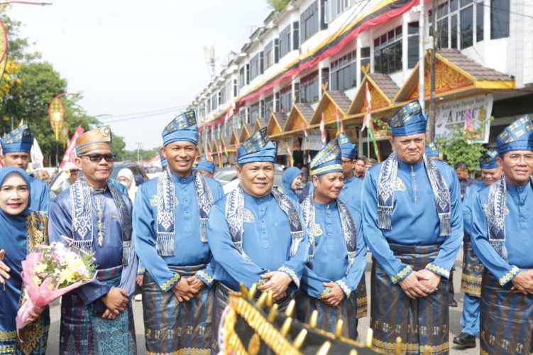 Pacu Jalur Resmi Digelar, Plt Bupati Kuansing Dorong Tepian Narosa Jadi Destinasi Wisata Budaya