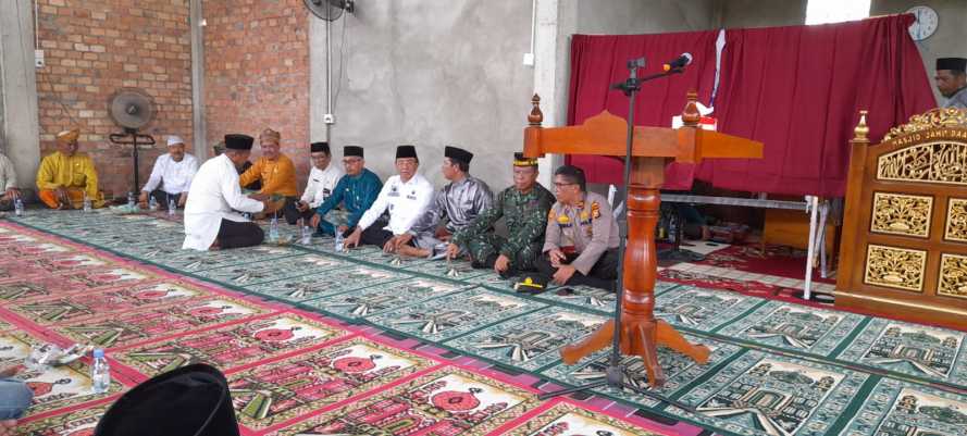 Danramil 05/Gas mendampingi Bupati Inhil H. M. Wardan Meresmikan Masjid Jami