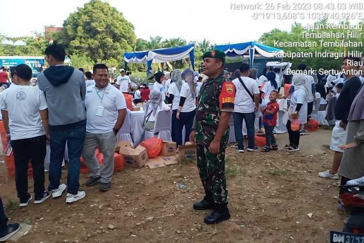 Babinsa Tembilahan Hilir Bantu Amankan Acara Jalan Sehat Bersama BUMN