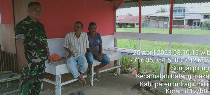 Di Kampung Pancasila,Babinsa Berikan Bimbingan Kepada Warga