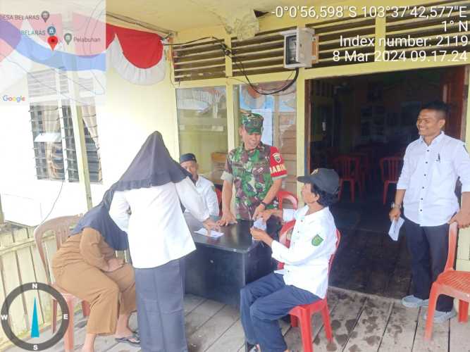 Babinsa Mengajak Perangkat Desa Untuk Bergotong Royong