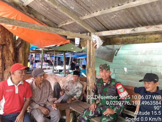 Babinsa mengintensifkan Kamtibmas di penghujung tahun