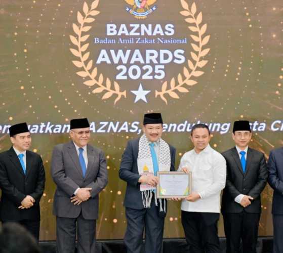 Gubri Abdul Wahid Dianugerahi Penghargaan Baznas Awards 2025 Kategori Kepala Daerah Pendukung Gerakan Zakat