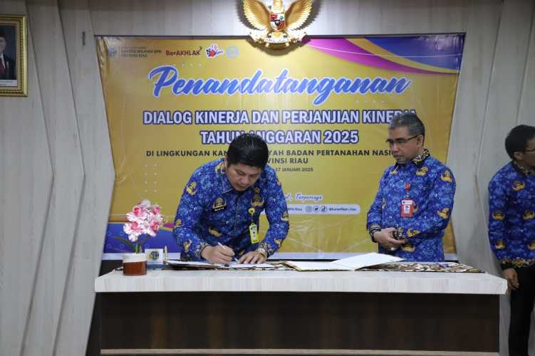 Kepala Kantor Pertanahan Kabupaten Indragiri Hilir  Tanda Tangani Perjanjian Kinerja Tahun Anggaran 2025