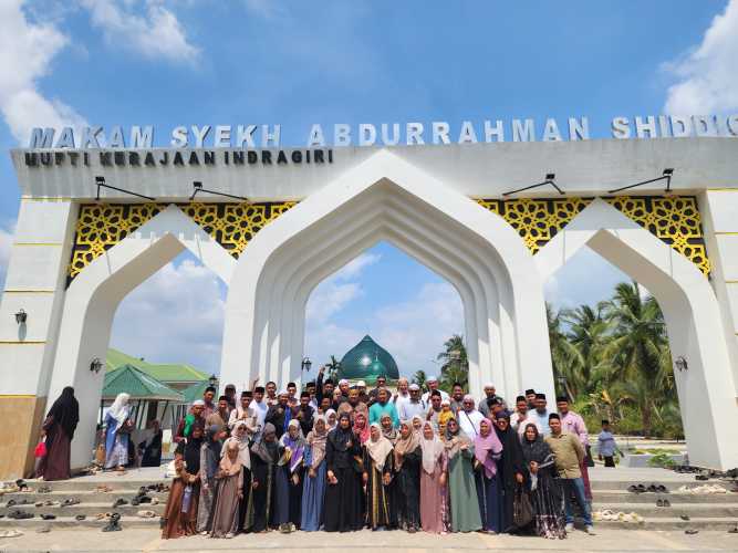 Hangat dan Penuh Makna, Pimpinan UQI Bogor Jumpa Alumni di Inhil