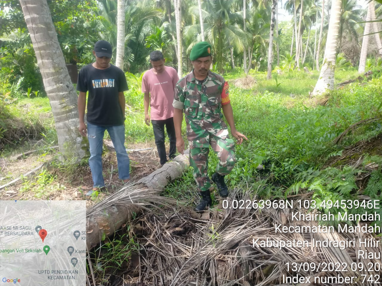 Serda Tulus Lumban Gaol Babinsa Koramil 08/Mandah Tingkatkan Kewaspadaan Titik Api