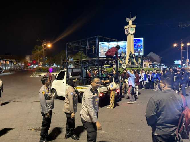 Komitmen Polda Jateng Jaga Kondusivitas Kawal Aksi BEM Solo Raya di Kartasura