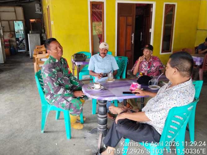 Babinsa Sungai Dusun Gelar Komsos, Sosialisasi P4GN Wujudkan Lingkungan Sehat