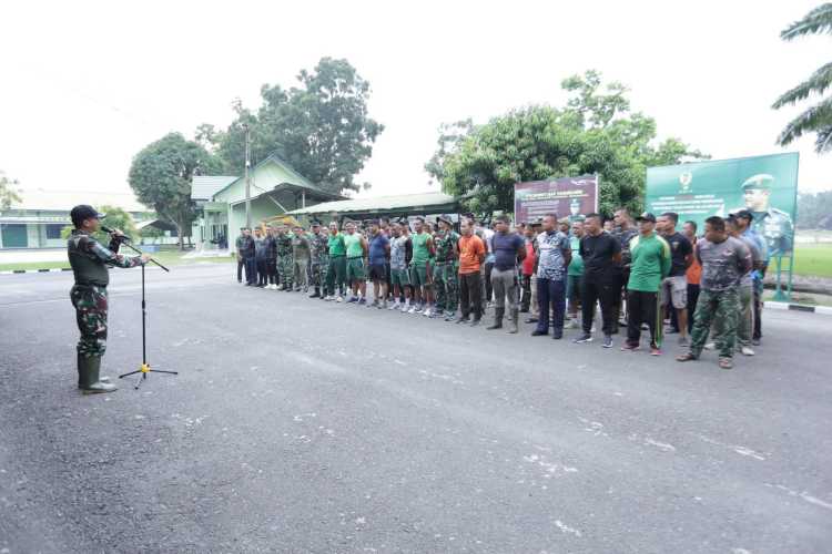 Dandim 0208/Asahan Pimpin Langsung Kegiatan Pembersihan Pangkalan Makodim
