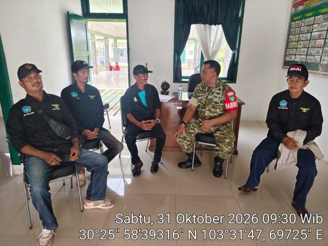 Mempererat Silaturahmi di Akhir Pekan, Babinsa Pulau Burung Gelar Weekend Komduk Bersama Warga