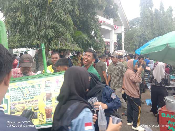 Pedagang Keliling Dapat Durian Runtuh di Aksi Mahasiswa Asahan