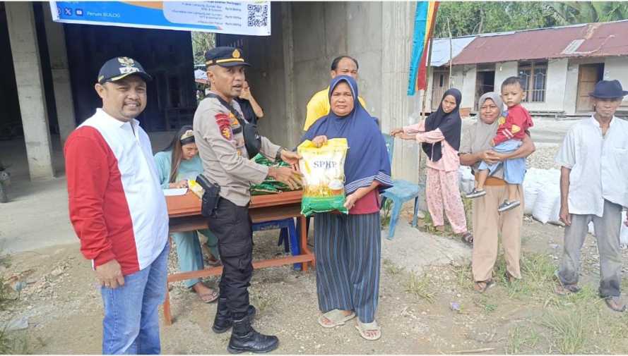 Dukung Program pemerintah Dan Jaga Kestabilan Harga Polsek Enok Gelar Pasar Murah Beras SPHP