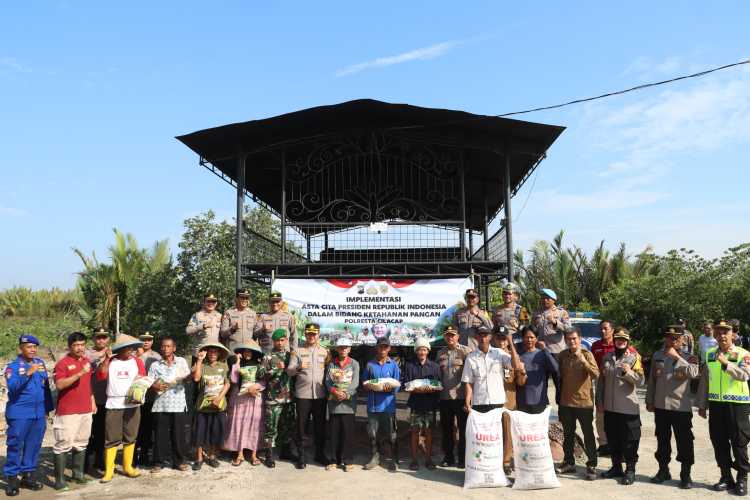 Dukung Asta Cita Presiden, Polresta Cilacap Tebar 7.500 Ekor Benih Ikan Serta Tanam 1000 Pohon Mangrove dan 1.500 Pohon Pepaya