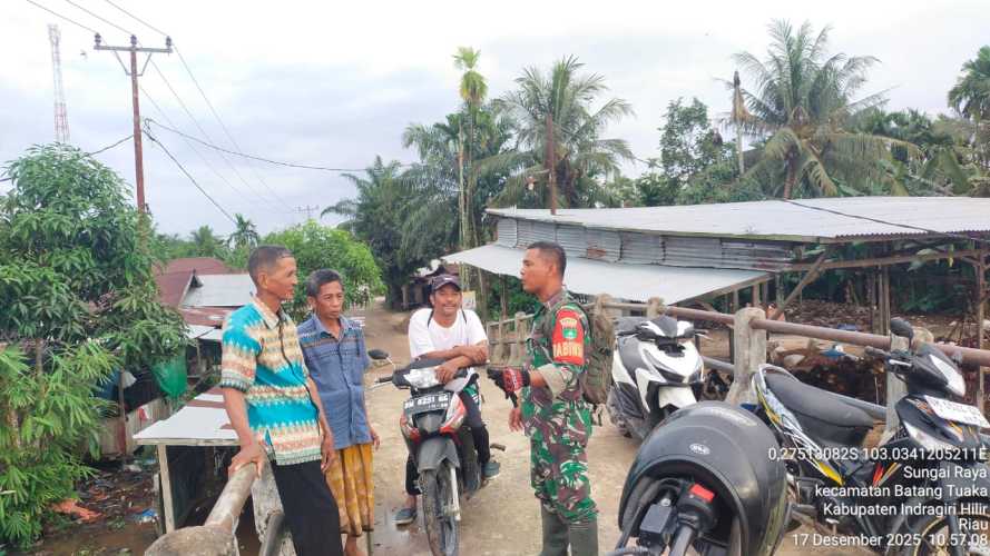 Babinsa Sungai Raya Tingkatkan  kewaspadaan banjir rob di musim penghujan: