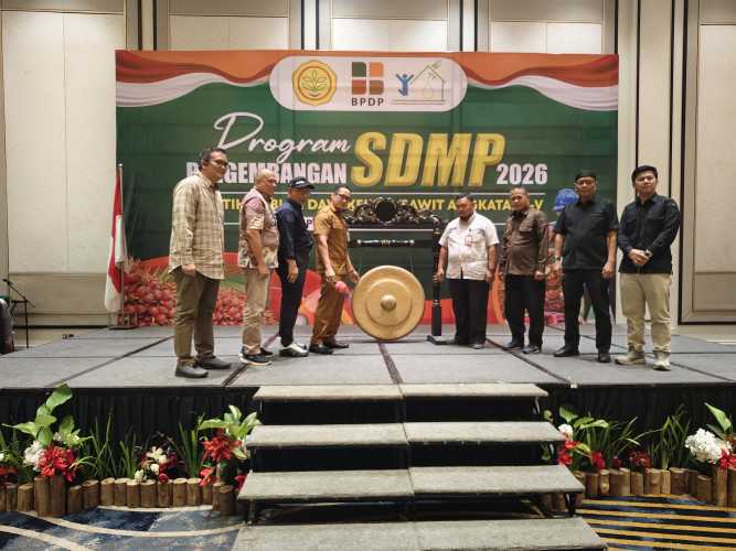 Pelatihan Budi Daya Kelapa Sawit Angkatan I–V Resmi di Gelar, Ditandai Pemukulan Gong oleh Komisaris Utama PT Bestari Indonesia