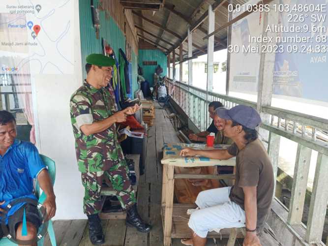 Babinsa Rentangkan  Komunikasi Teritorial